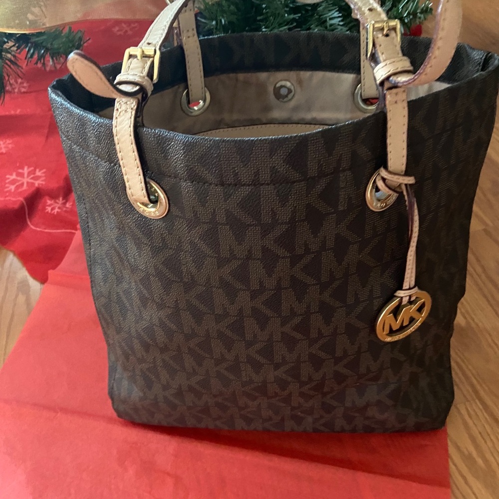 Authentic vintage Michael Kors Tote 😊